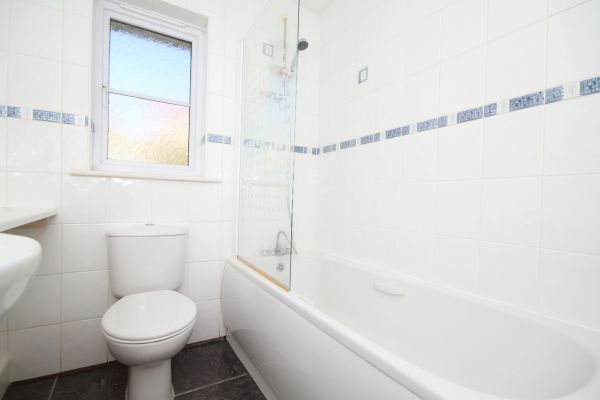 Cost of Shower Window Replacement in Fort Worth